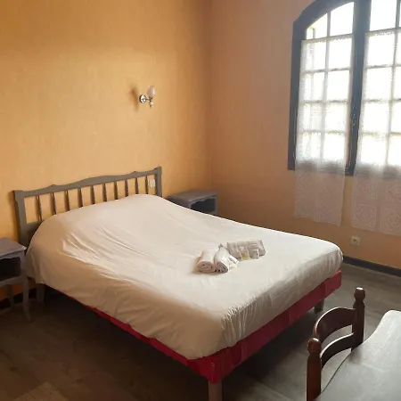 Szálloda Restaurant L'escale Sainte-Nathalène